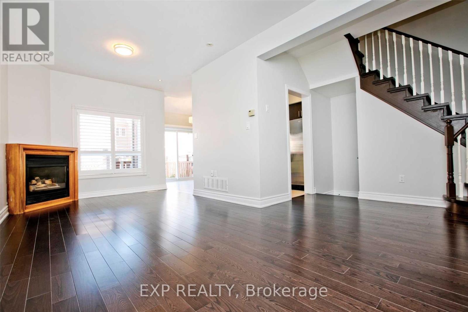 32 Nottingham Drive, Richmond Hill, Ontario  L4S 1Z6 - Photo 4 - N12654156