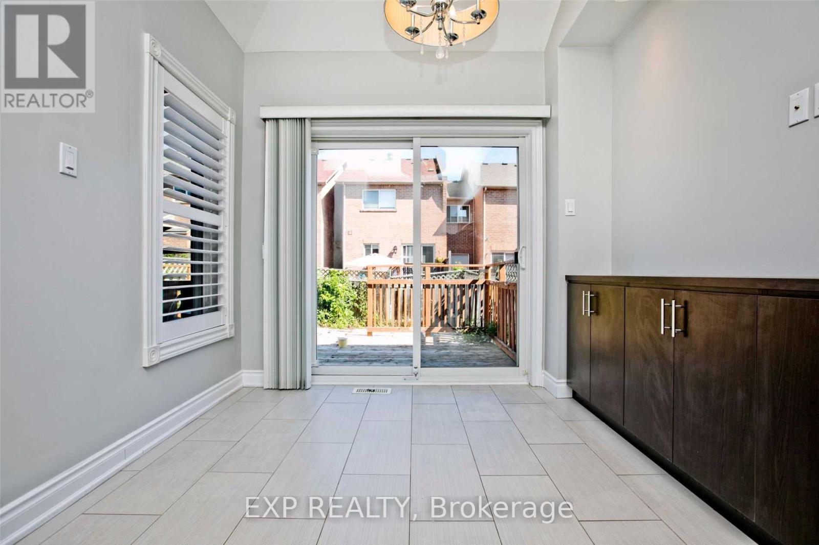 32 Nottingham Drive, Richmond Hill, Ontario  L4S 1Z6 - Photo 6 - N12654156