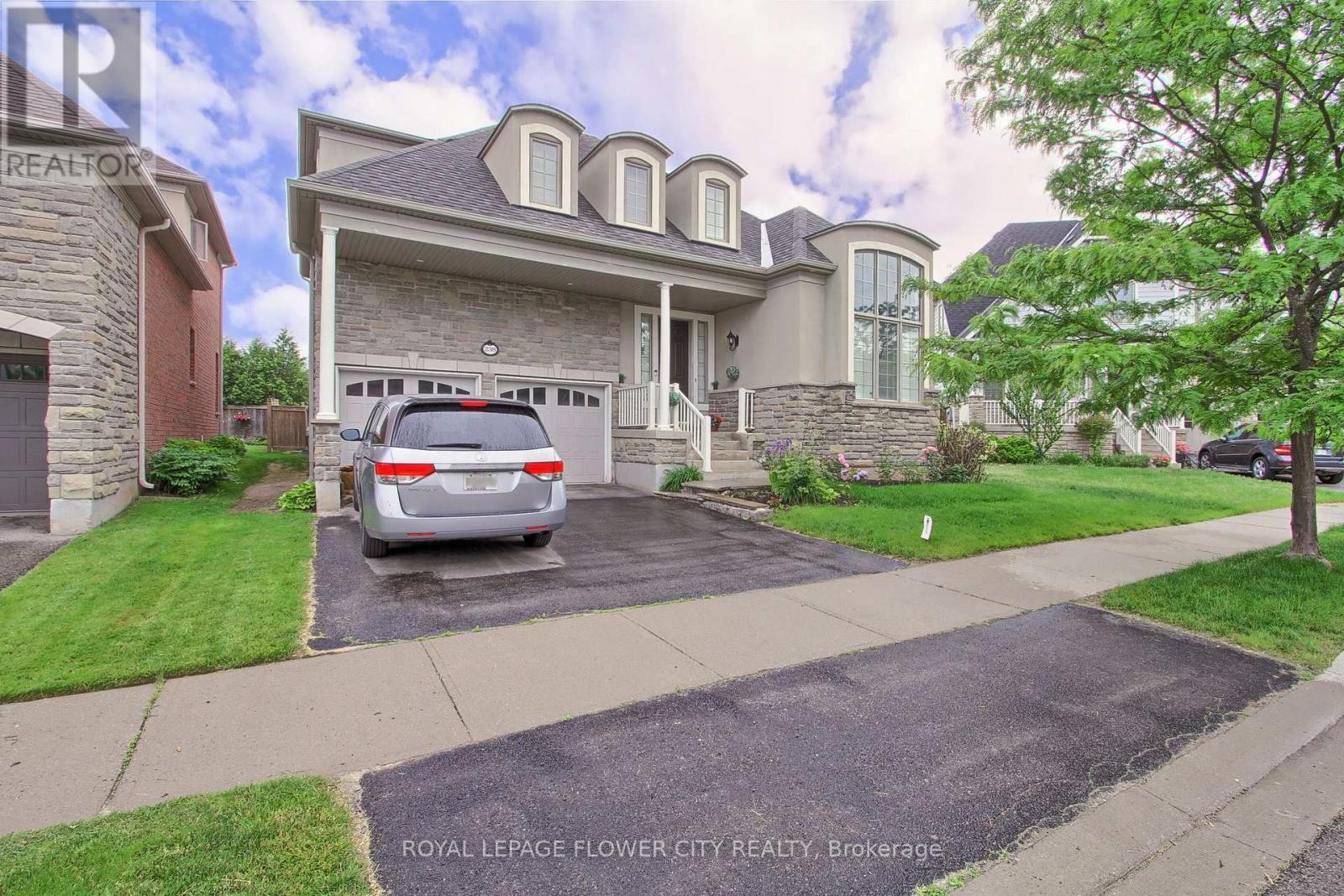 238 Forbes Terrace, Milton, Ontario  L9T 0S5 - Photo 3 - W12654160