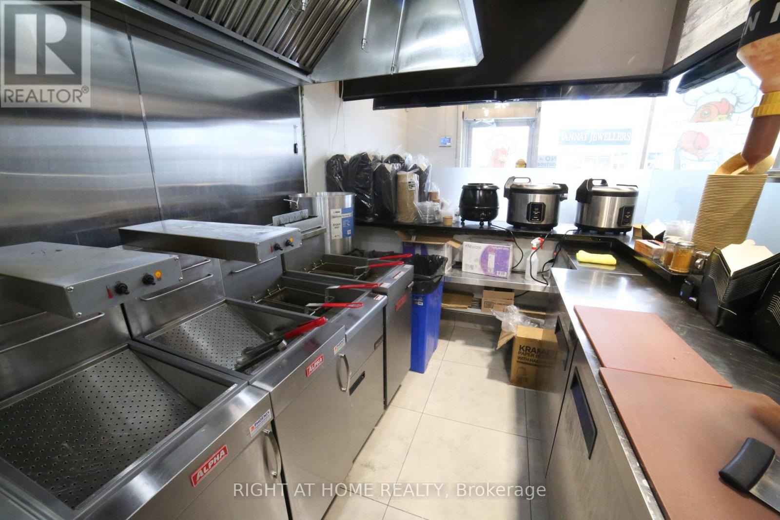 25 - 3460 Platinum Drive, Mississauga, Ontario  L5M 7N4 - Photo 13 - W12653918