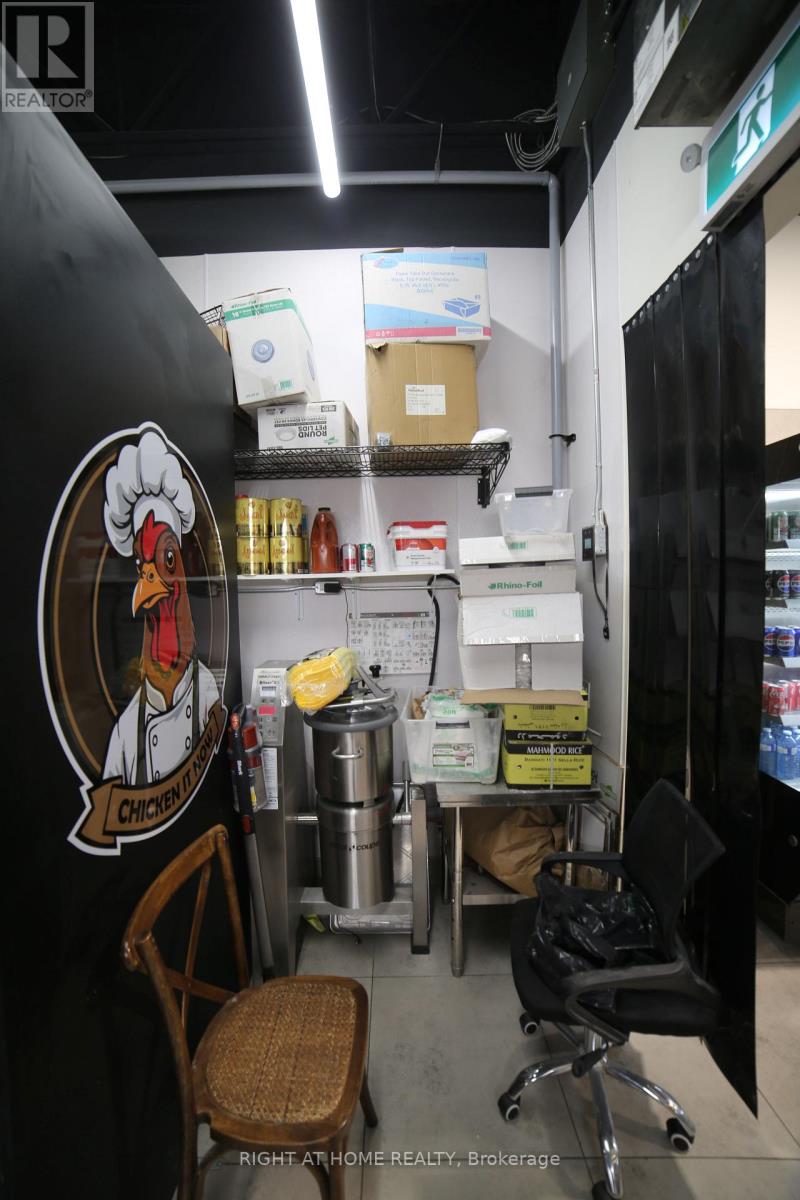 25 - 3460 Platinum Drive, Mississauga, Ontario  L5M 7N4 - Photo 22 - W12653918