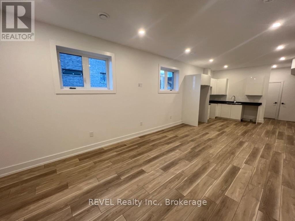 6129 Curlin Crescent, Niagara Falls (Forestview), Ontario  L2H 3W8 - Photo 4 - X12654166