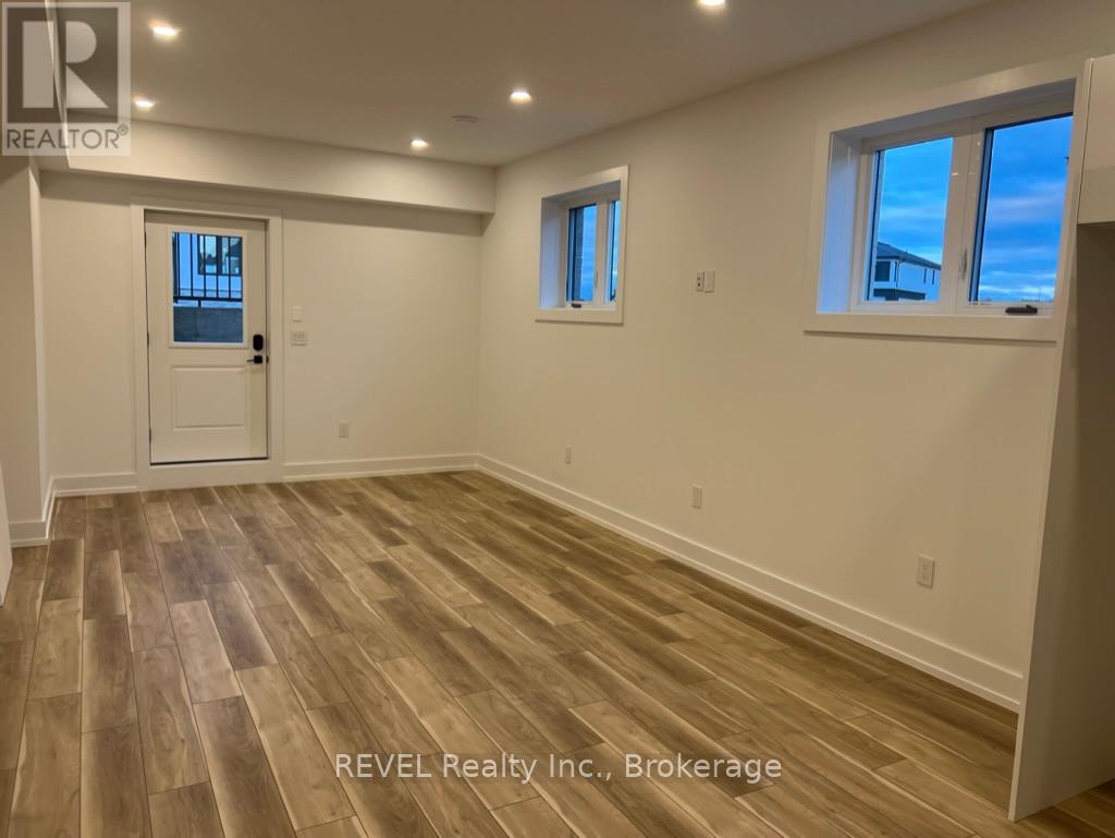 6129 Curlin Crescent, Niagara Falls (Forestview), Ontario  L2H 3W8 - Photo 5 - X12654166