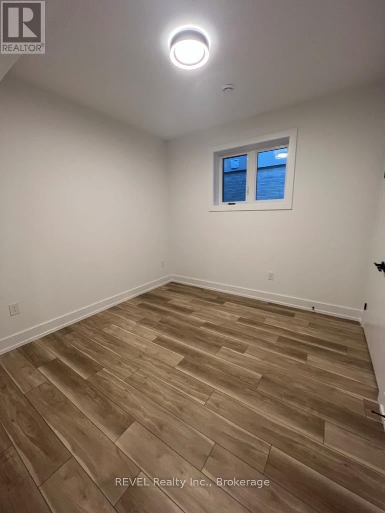 6129 Curlin Crescent, Niagara Falls (Forestview), Ontario  L2H 3W8 - Photo 8 - X12654166