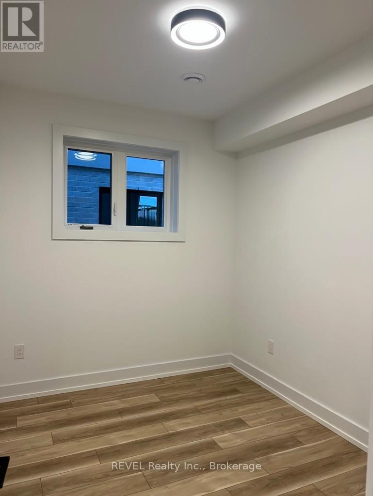 6129 Curlin Crescent, Niagara Falls (Forestview), Ontario  L2H 3W8 - Photo 9 - X12654166