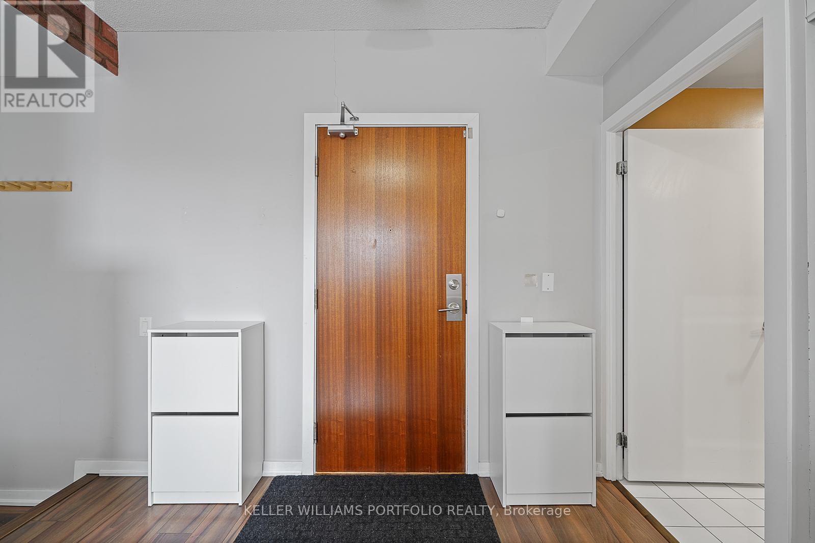 505 - 30 Canterbury Place, Toronto, Ontario  M2N 0B9 - Photo 3 - C12654202