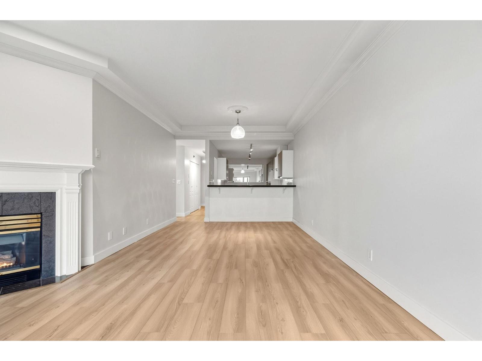 Listing Picture 9 of 29 : 204 15176 BUENA VISTA AVENUE, White Rock - 魯藝地產 Yvonne Lu Group - MLS Medallion Club Member