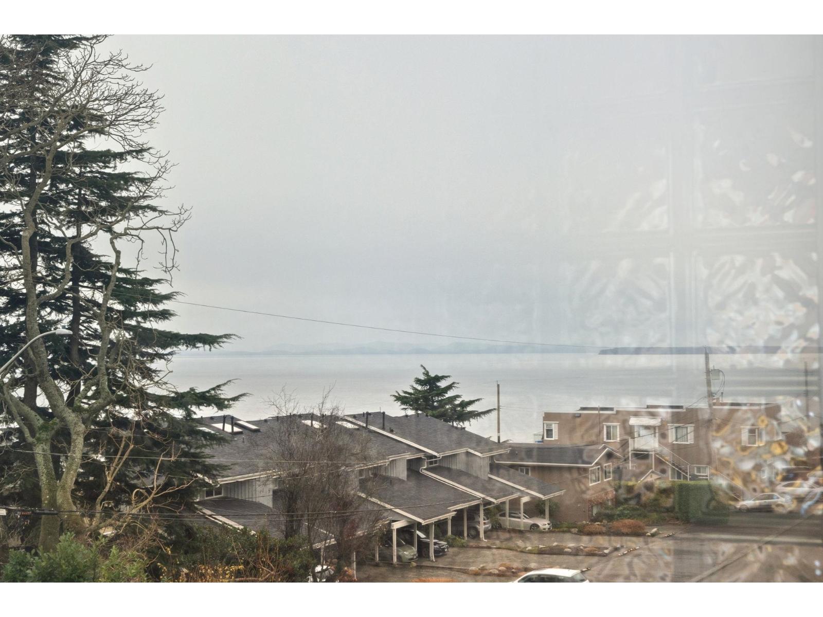 Listing Picture 27 of 29 : 204 15176 BUENA VISTA AVENUE, White Rock - 魯藝地產 Yvonne Lu Group - MLS Medallion Club Member