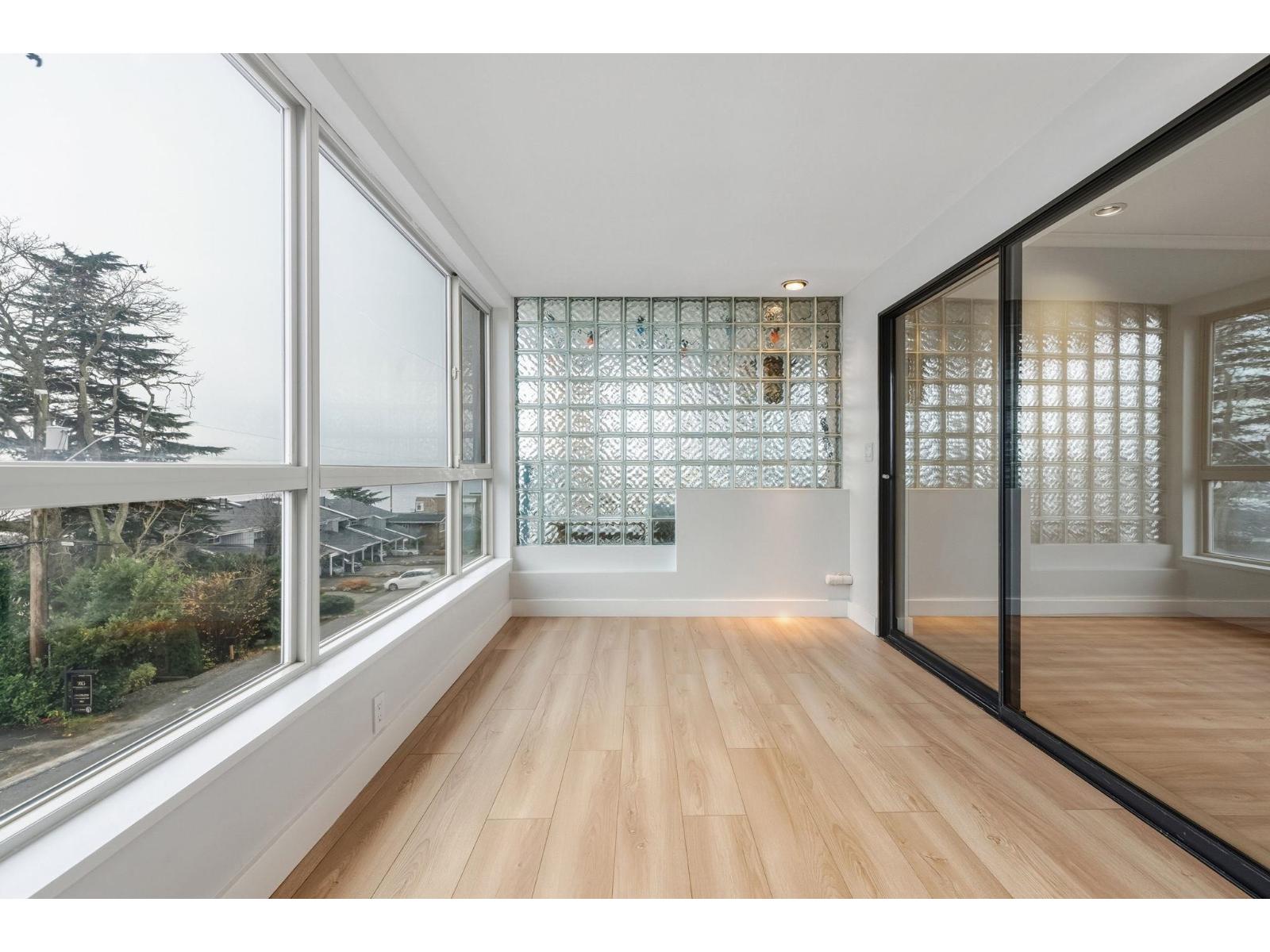 Listing Picture 14 of 29 : 204 15176 BUENA VISTA AVENUE, White Rock - 魯藝地產 Yvonne Lu Group - MLS Medallion Club Member