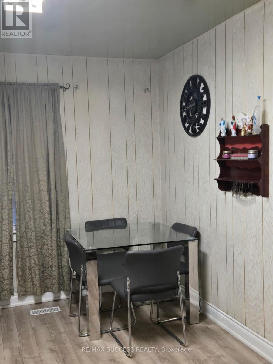 153 Barnesdale Avenue N, Hamilton, Ontario  L8L 6T1 - Photo 8 - X12654176