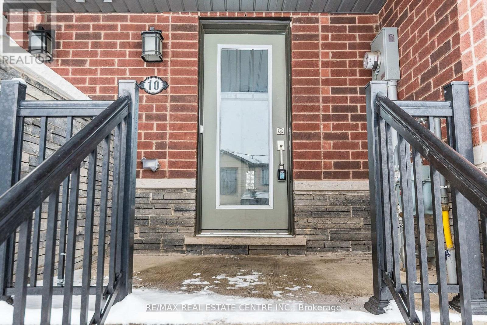 10 Utter Place, Hamilton, Ontario  L8J 0H7 - Photo 4 - X12654184