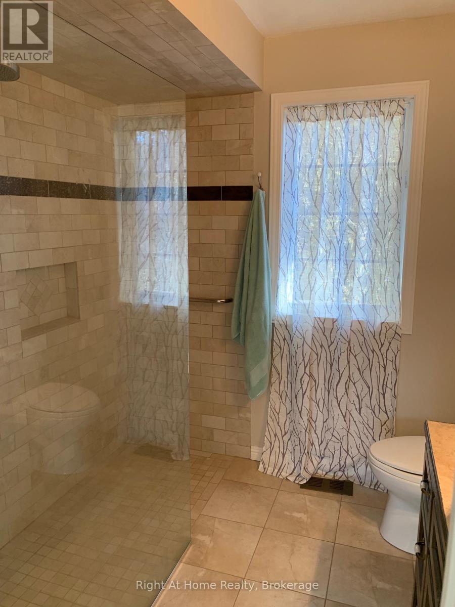 65 Slalom Gate Road, Collingwood, Ontario  L9Y 1B4 - Photo 13 - S12654212