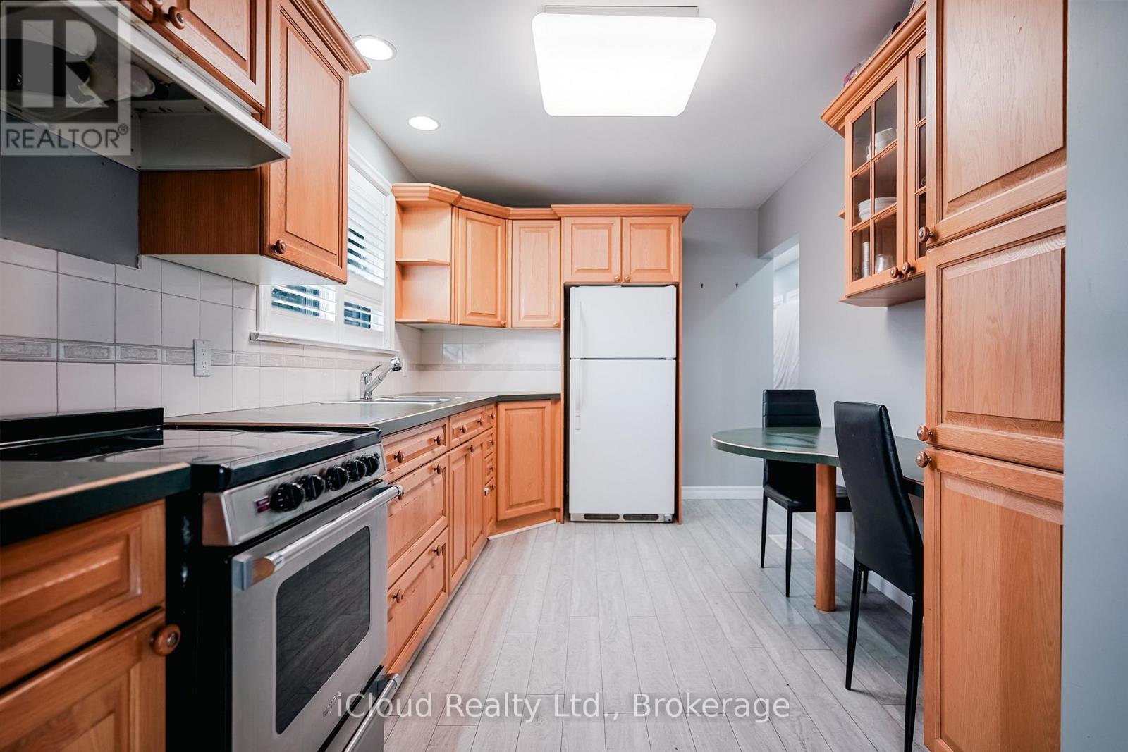 8 Chandler Drive, Toronto, Ontario  M1G 1Z2 - Photo 4 - E12654188