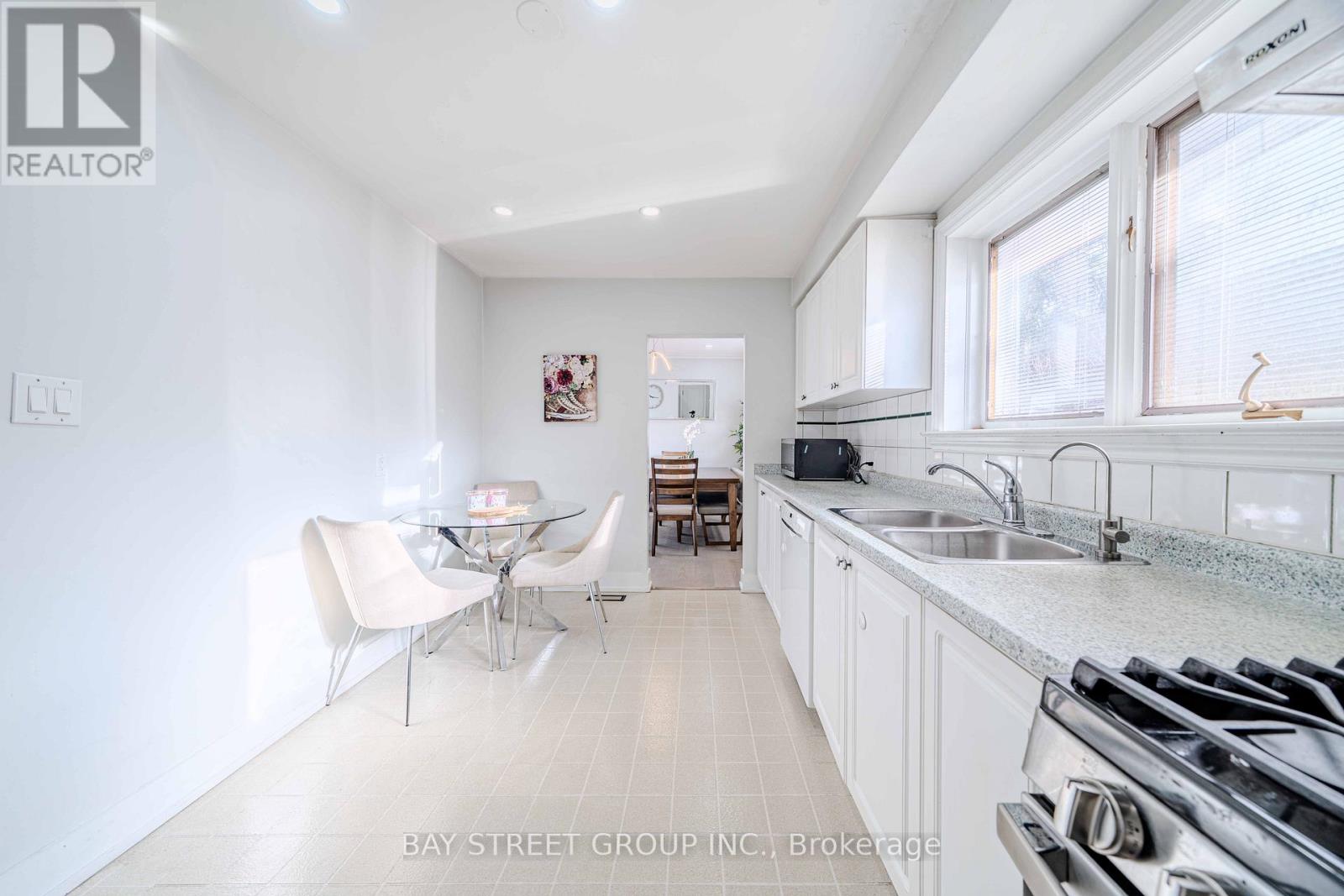 14 Amarillo Drive, Toronto, Ontario  M1J 2P8 - Photo 15 - E12654206