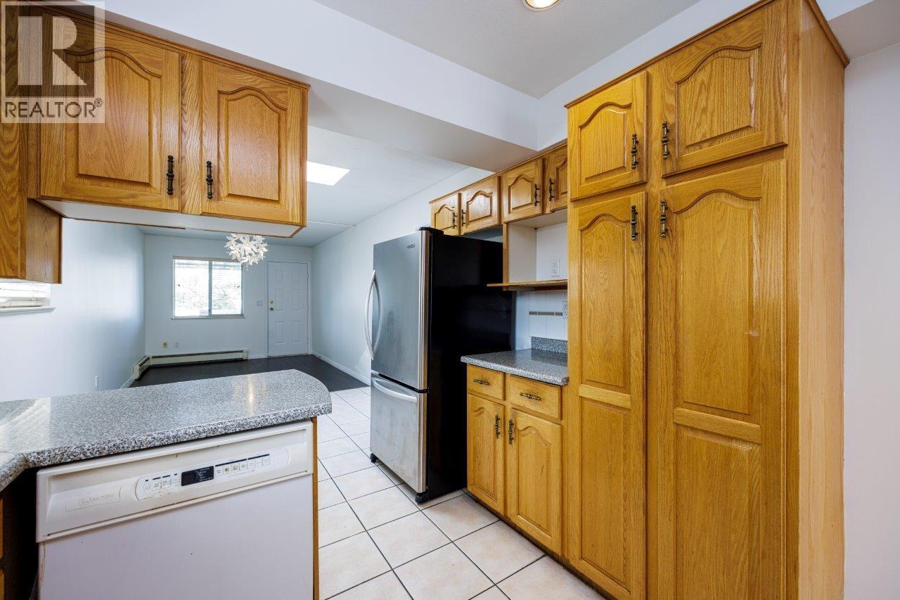 6865 Sperling Avenue, Burnaby, British Columbia V5E 2V8 - Photo 14 - R3075246