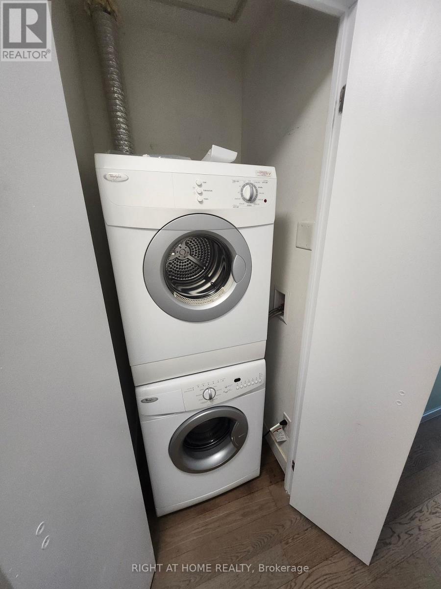 1301 - 111 Bathurst Street, Toronto, Ontario  M5V 0M9 - Photo 14 - C12654208