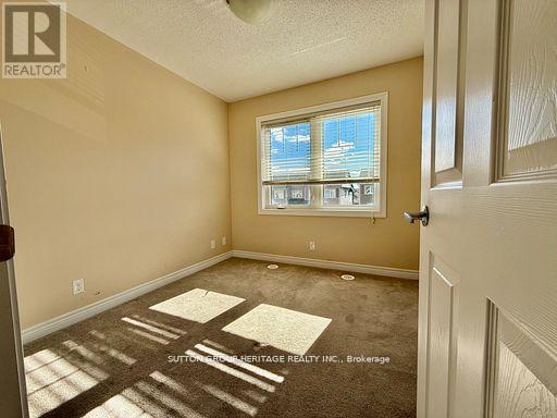 66 Tabaret Crescent, Oshawa, Ontario  L1L 0G5 - Photo 12 - E12654210