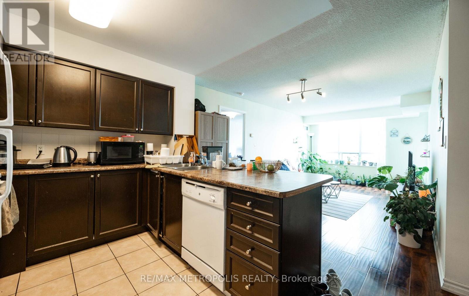 1209 - 335 Rathburn Road W, Mississauga, Ontario  L5B 0C8 - Photo 20 - W12654224