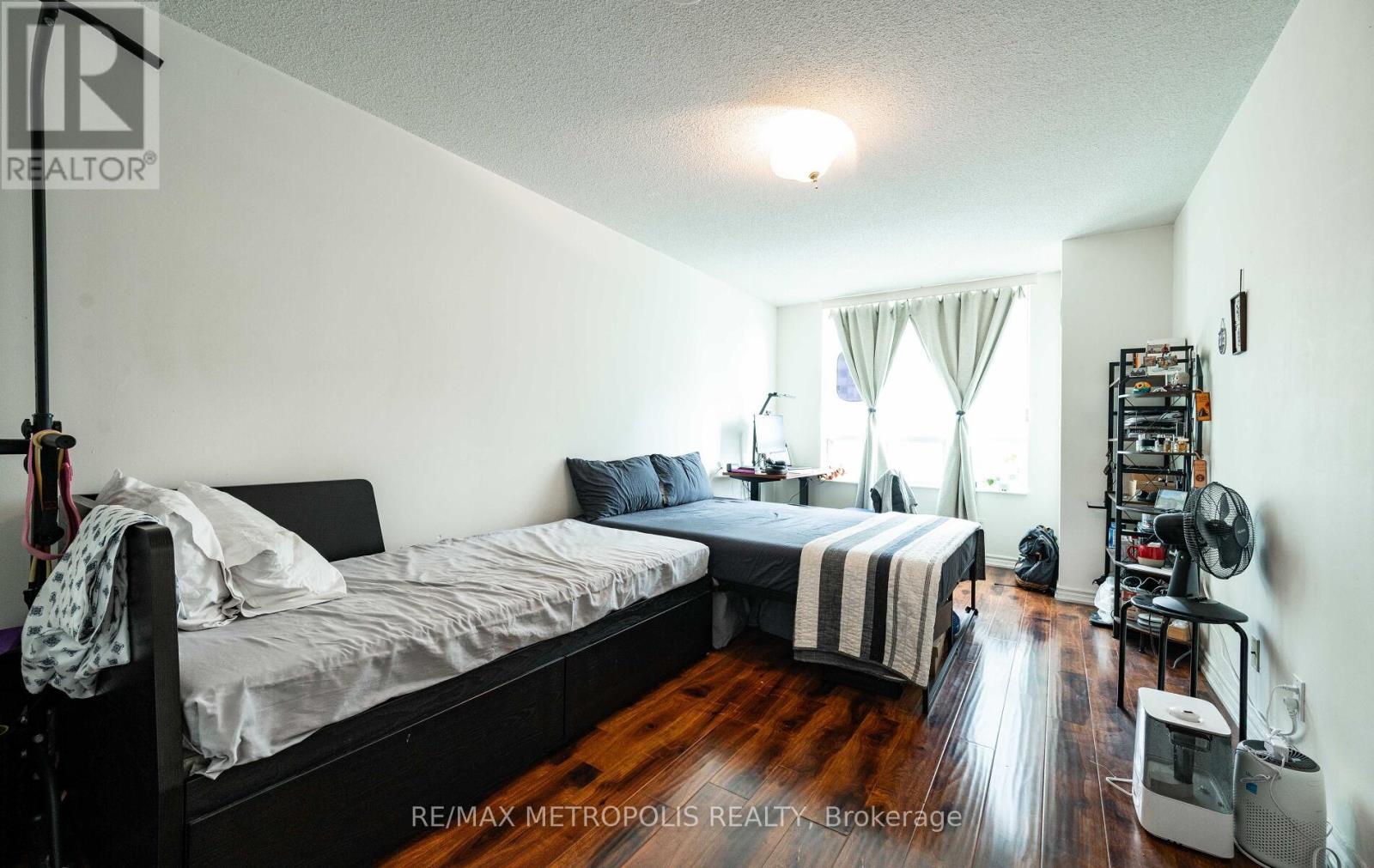 1209 - 335 Rathburn Road W, Mississauga, Ontario  L5B 0C8 - Photo 22 - W12654224