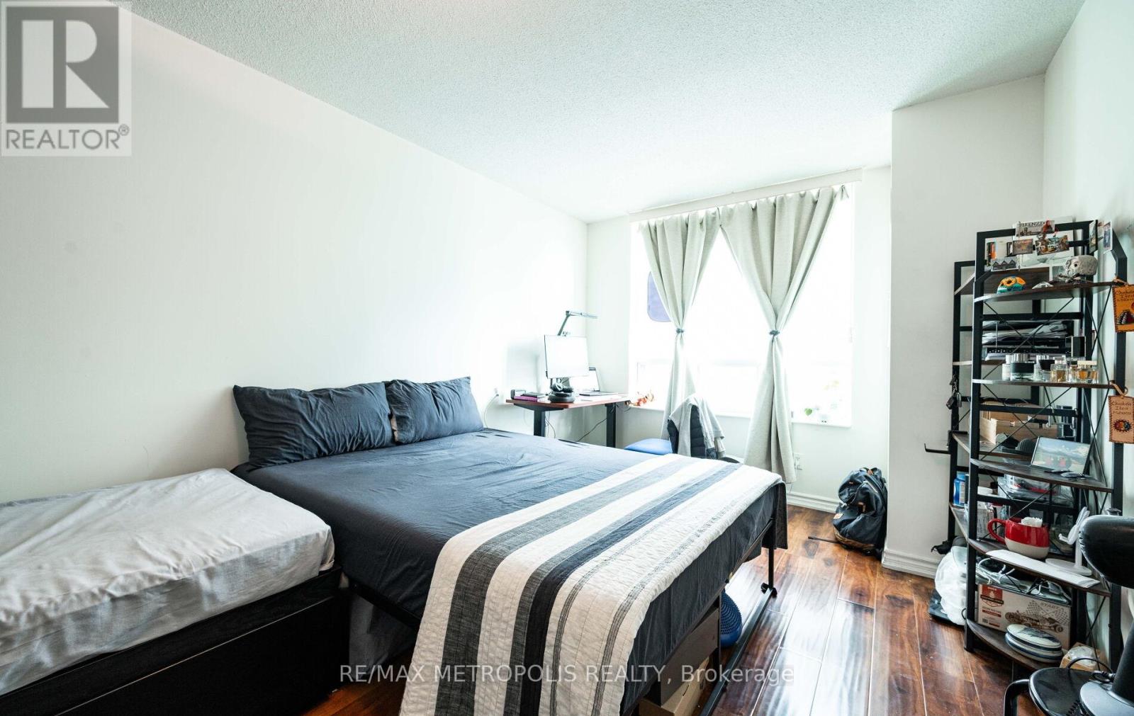 1209 - 335 Rathburn Road W, Mississauga, Ontario  L5B 0C8 - Photo 23 - W12654224