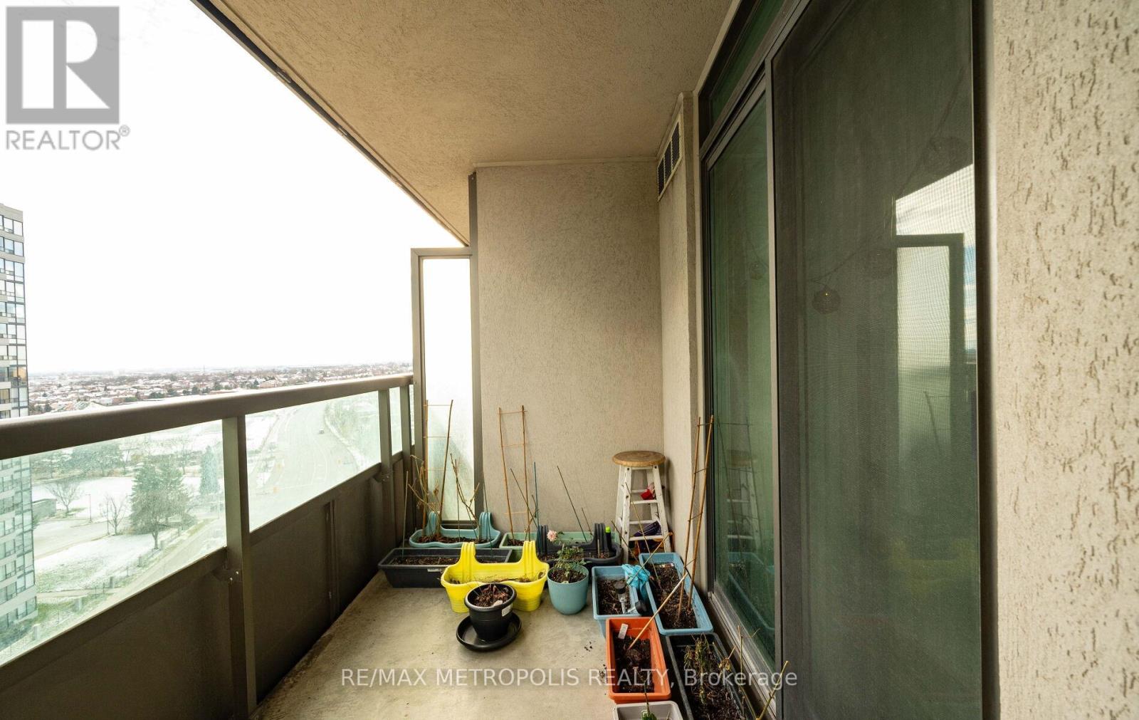 1209 - 335 Rathburn Road W, Mississauga, Ontario  L5B 0C8 - Photo 37 - W12654224