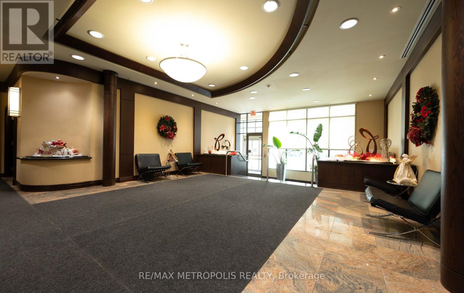 1209 - 335 Rathburn Road W, Mississauga, Ontario  L5B 0C8 - Photo 4 - W12654224