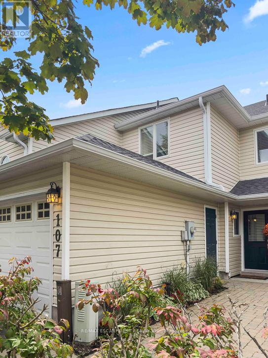 107 Ellen Lane, Collingwood, Ontario  L9Y 4W4 - Photo 4 - S12438349