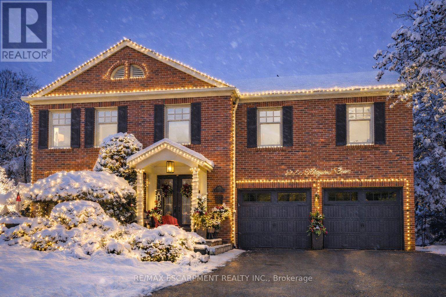 3555 Kingbird Court, Mississauga, Ontario  L5L 2P9 - Photo 2 - W12574392