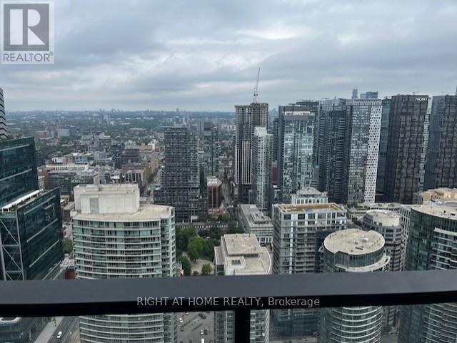 5312 - 1 Concord Cityplace Way, Toronto, Ontario  M5V 0X3 - Photo 10 - C12654236