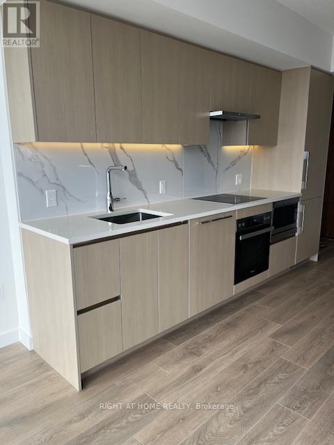 5312 - 1 Concord Cityplace Way, Toronto, Ontario  M5V 0X3 - Photo 4 - C12654236