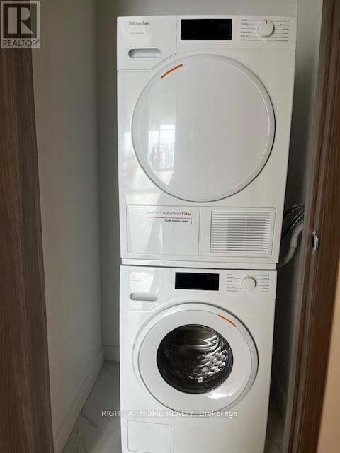 5312 - 1 Concord Cityplace Way, Toronto, Ontario  M5V 0X3 - Photo 9 - C12654236