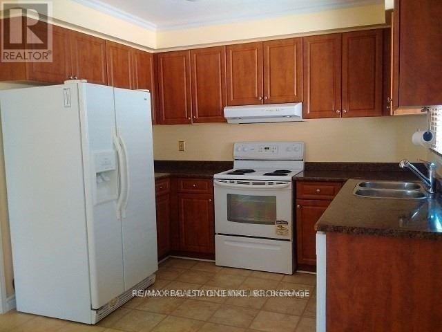 1537 Cuthbert Avenue, Mississauga (East Credit), Ontario  L5M 3R6 - Photo 6 - W12654228