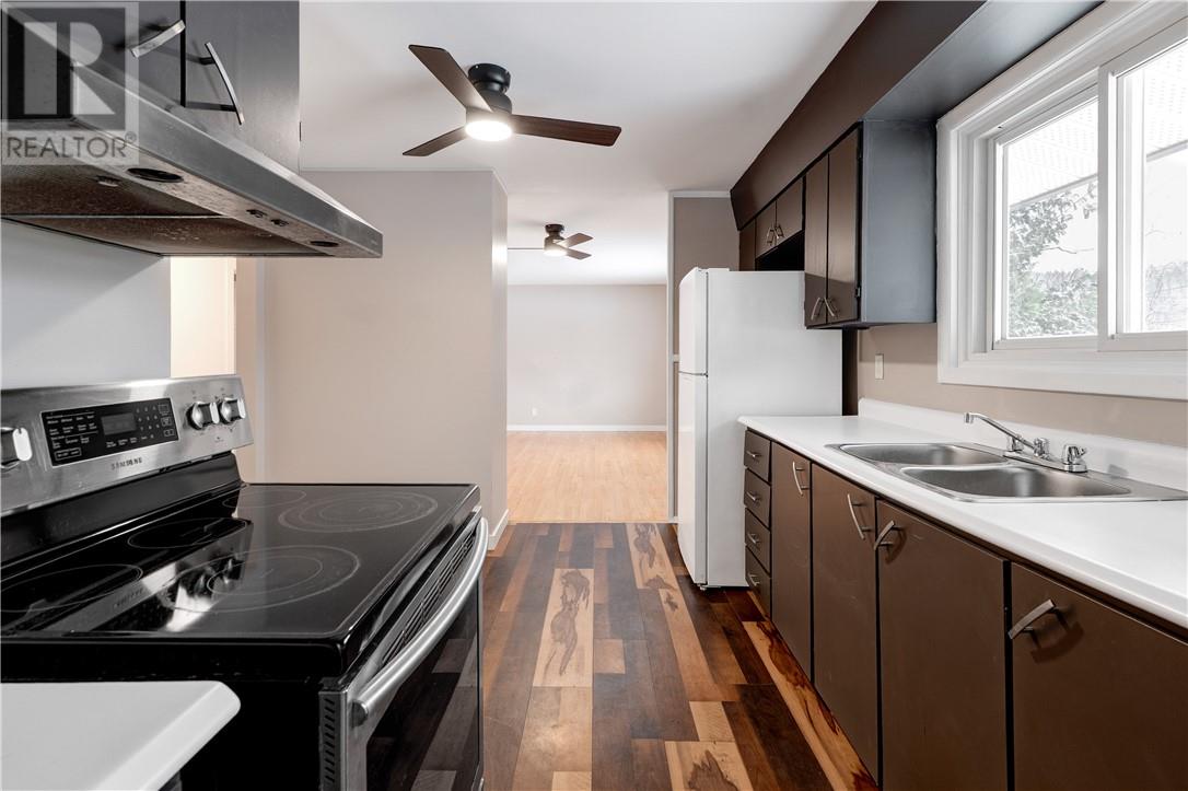 1261 Hillside Avenue, Val Caron, Ontario   - Photo 2 - 2125958