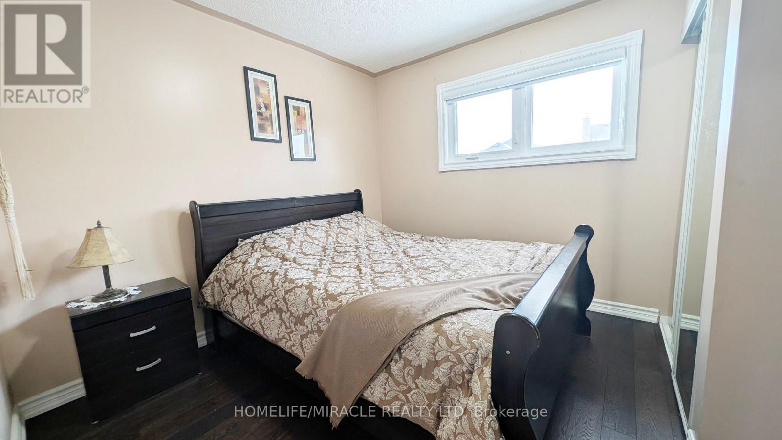 Upper - 51 Rocky Mountain Crescent, Brampton, Ontario  L6R 1E7 - Photo 8 - W12654200