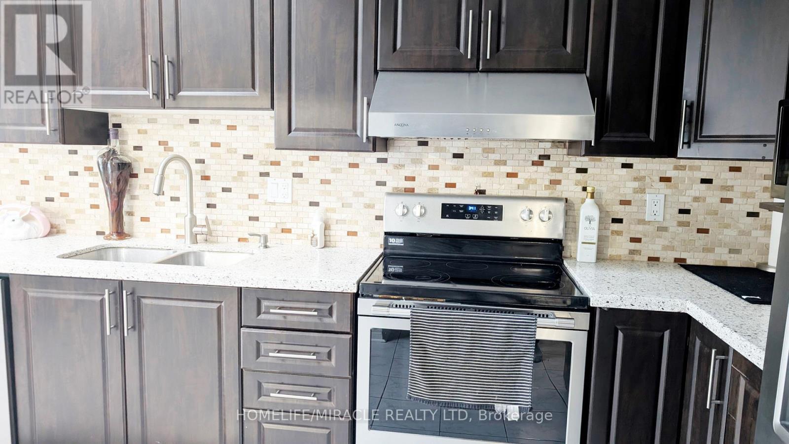 Upper - 51 Rocky Mountain Crescent, Brampton, Ontario  L6R 1E7 - Photo 5 - W12654200