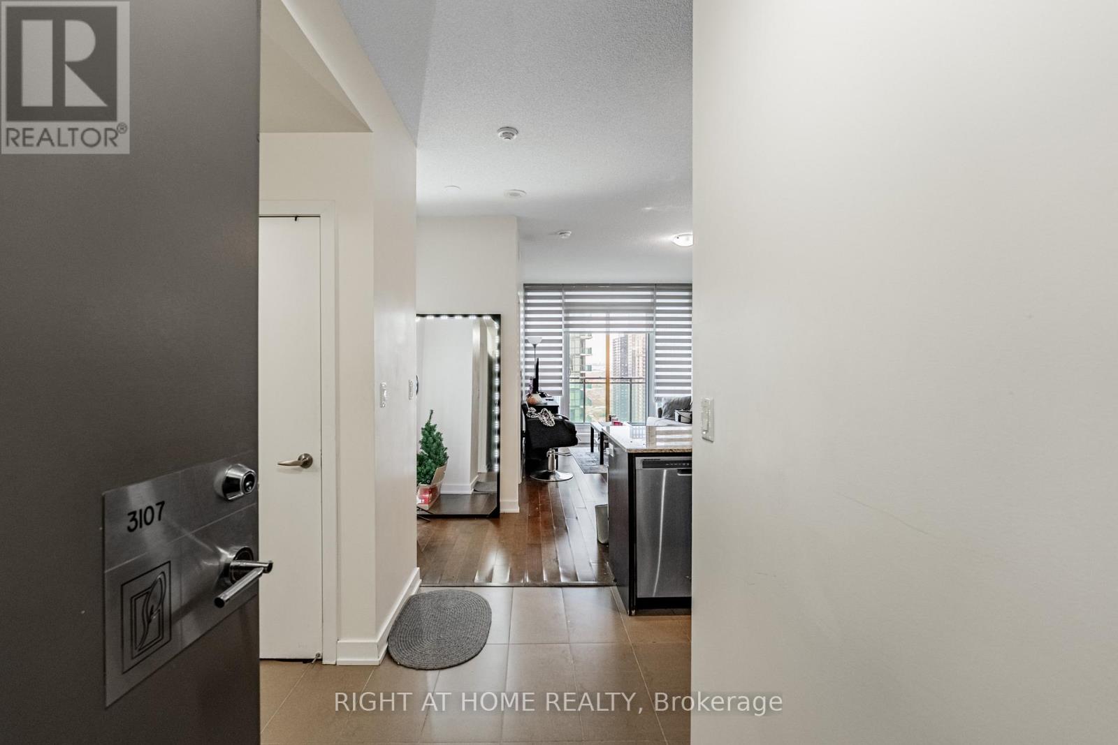 3107 - 4065 Brickstone Mews, Mississauga, Ontario  L5B 0G3 - Photo 4 - W12654254