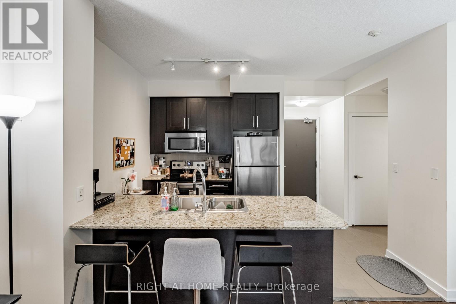 3107 - 4065 Brickstone Mews, Mississauga, Ontario  L5B 0G3 - Photo 5 - W12654254