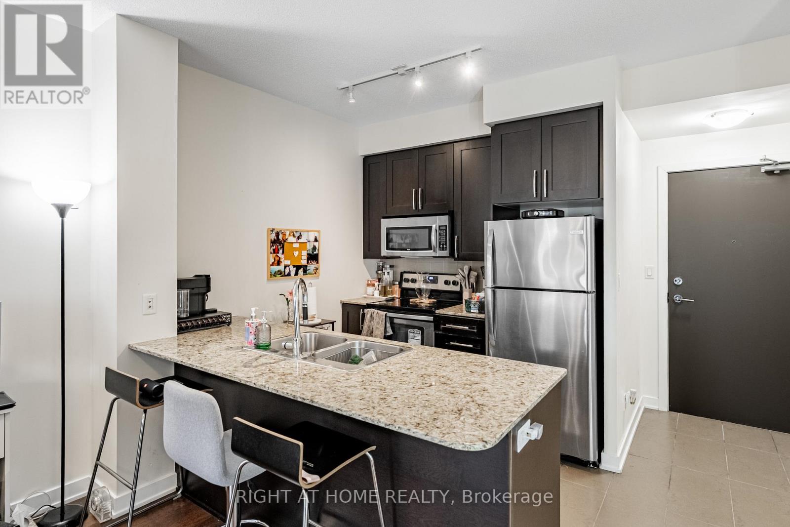 3107 - 4065 Brickstone Mews, Mississauga, Ontario  L5B 0G3 - Photo 7 - W12654254