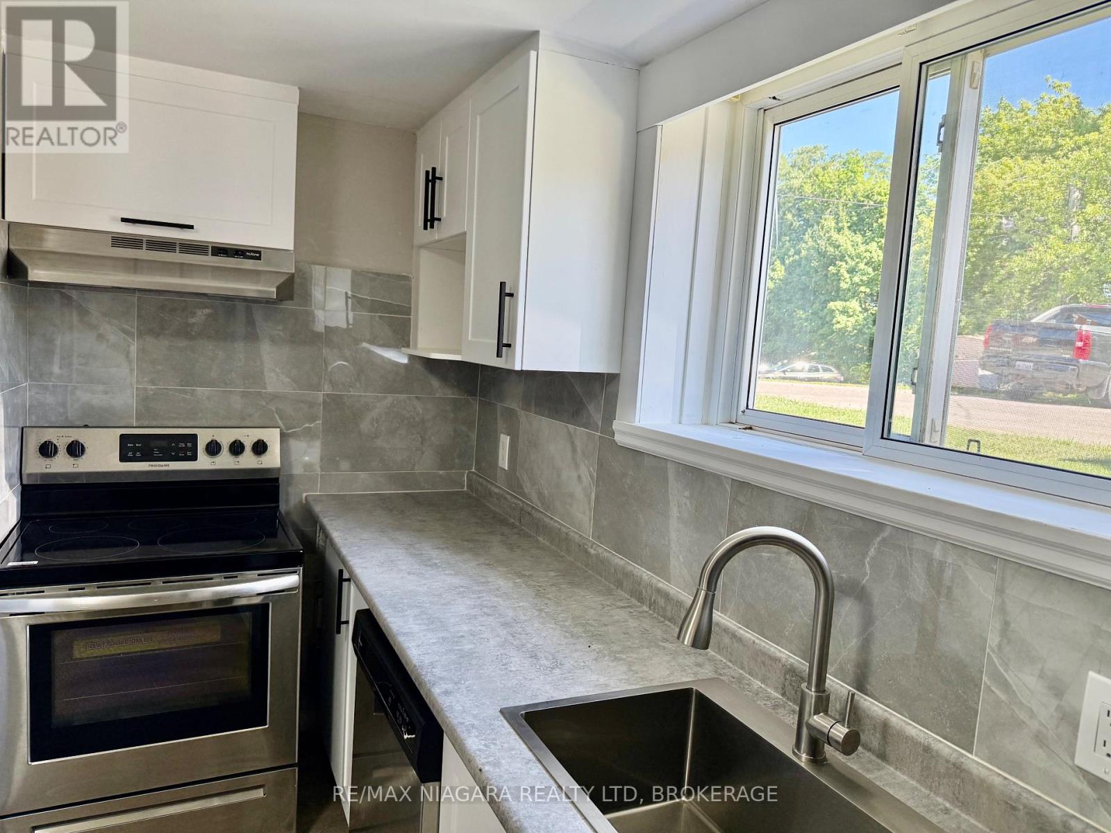 1 - 9 Riverview Boulevard, St. Catharines, Ontario  L2T 3L5 - Photo 12 - X12501086