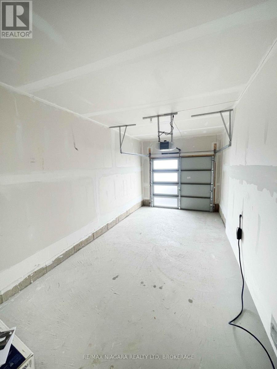 20 - 15 Peach Street, Thorold, Ontario  L2V 0K1 - Photo 27 - X12654286