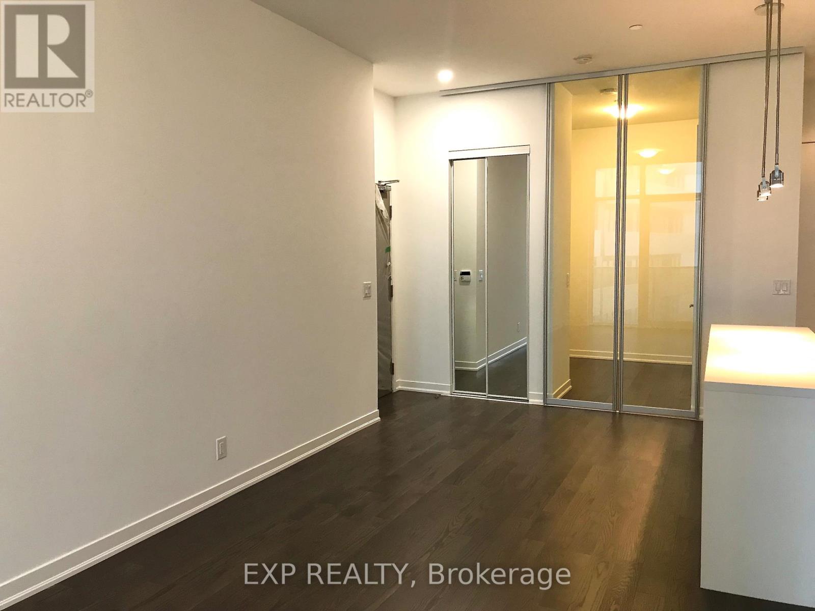 6906 - 100 Harbour Street, Toronto, Ontario  M5J 2T5 - Photo 4 - C12654264