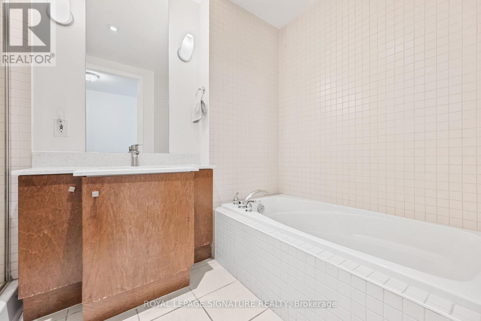801e - 500 Queens Quay W, Toronto, Ontario  M5V 3K8 - Photo 16 - C12654274