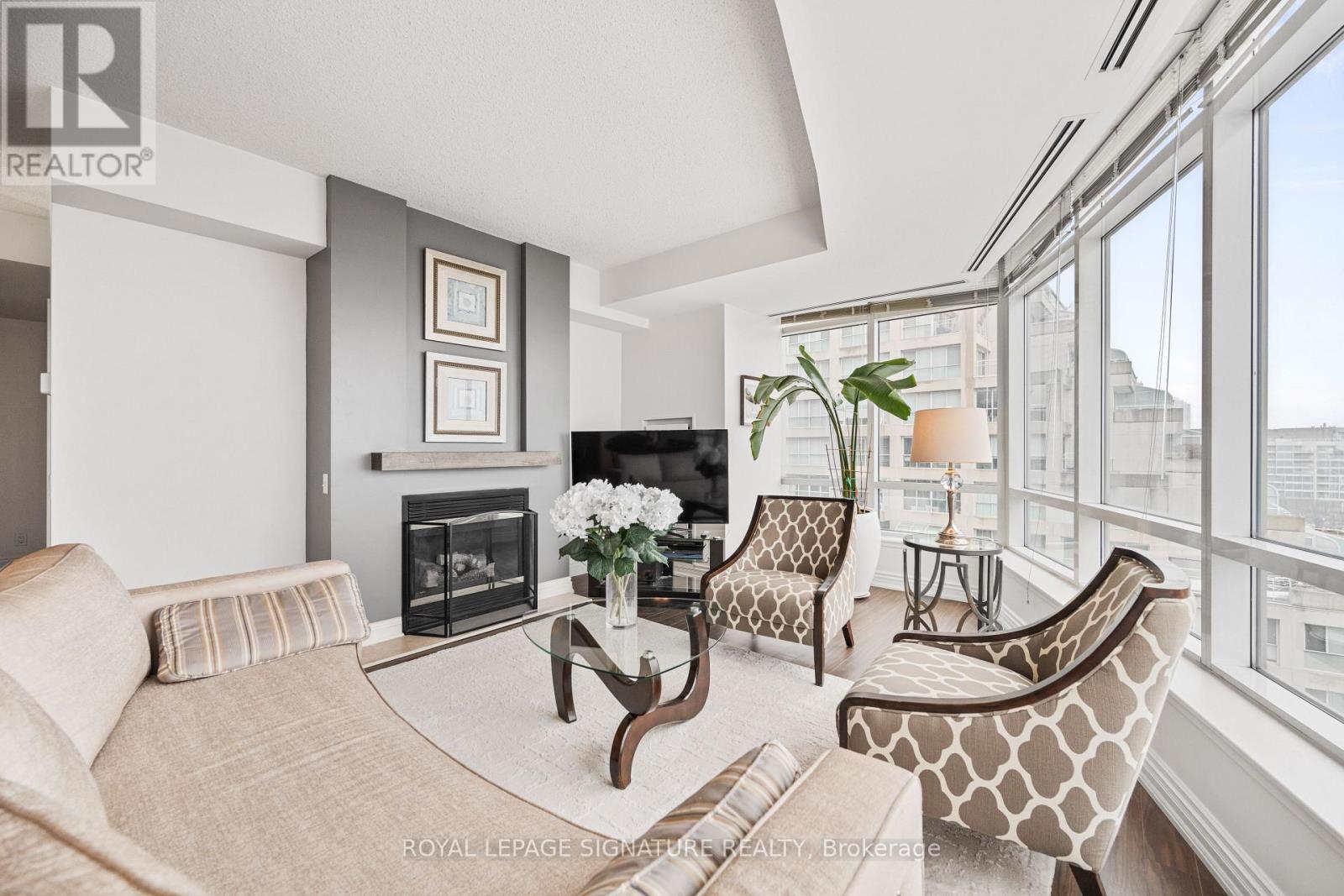 801e - 500 Queens Quay W, Toronto, Ontario  M5V 3K8 - Photo 2 - C12654274