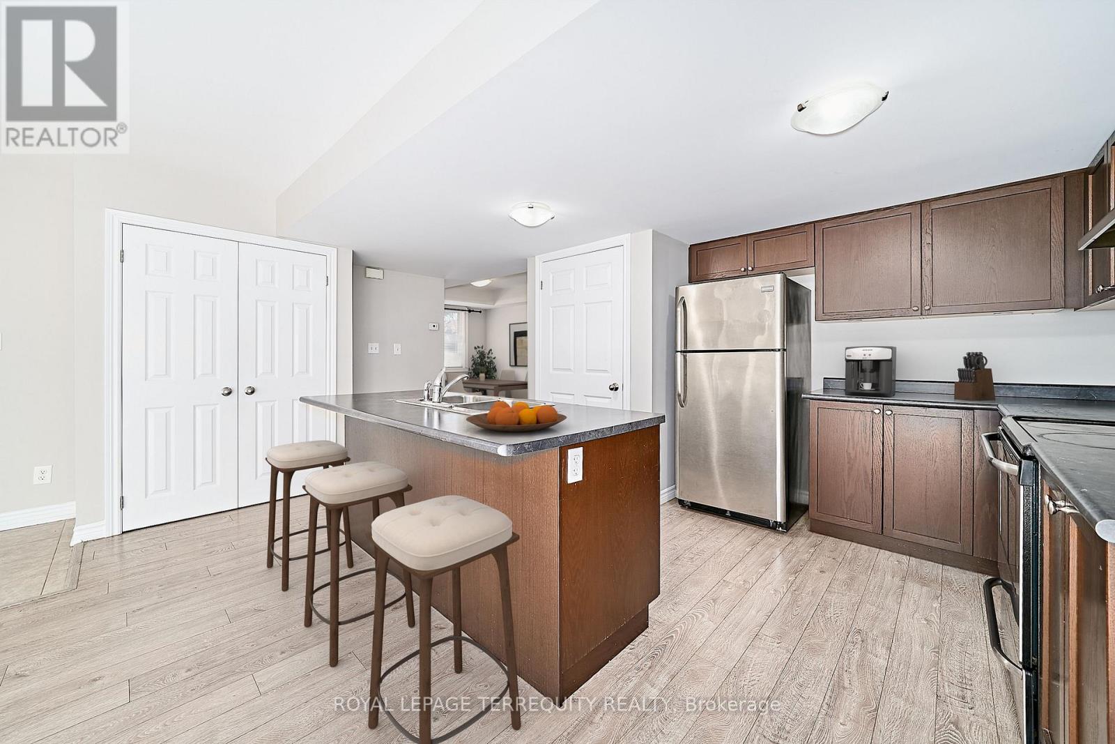 140 Mary Street N, Oshawa, Ontario  L1G 5B9 - Photo 4 - E12654282