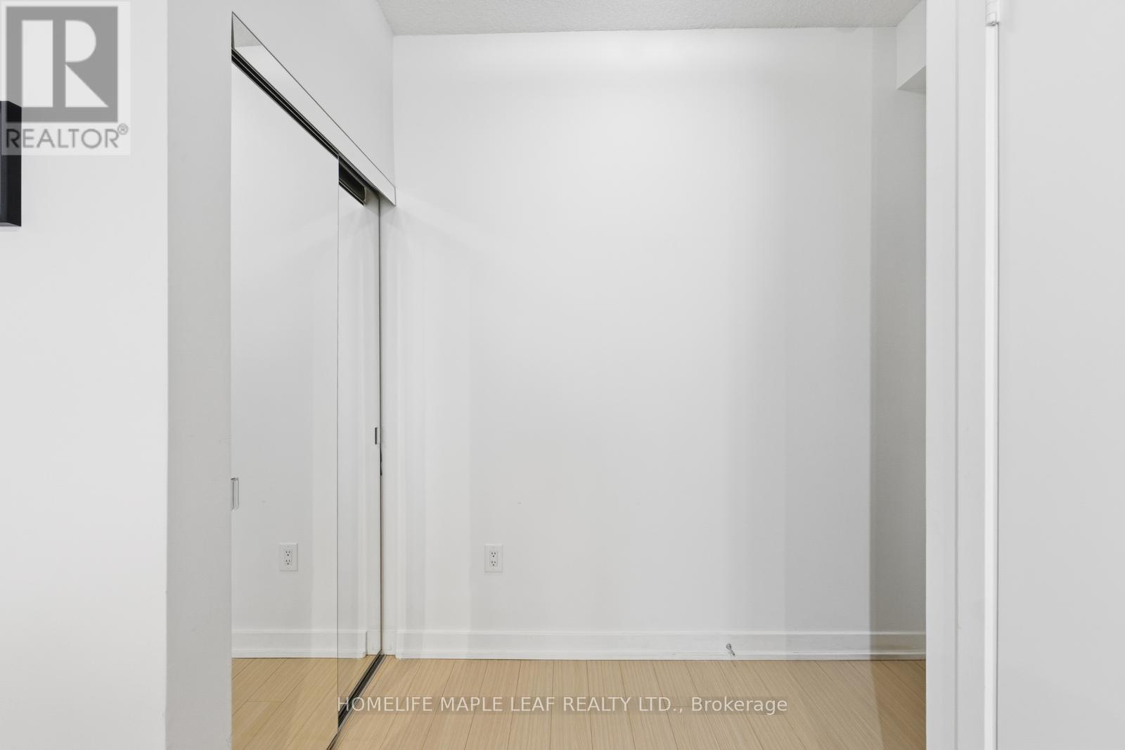 3916 - 15 Iceboat Terrace, Toronto, Ontario  M5V 4A5 - Photo 4 - C12654152