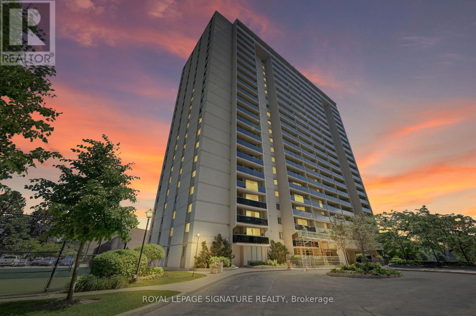 2007 - 812 BURNHAMTHORPE ROAD, Toronto, Ontario