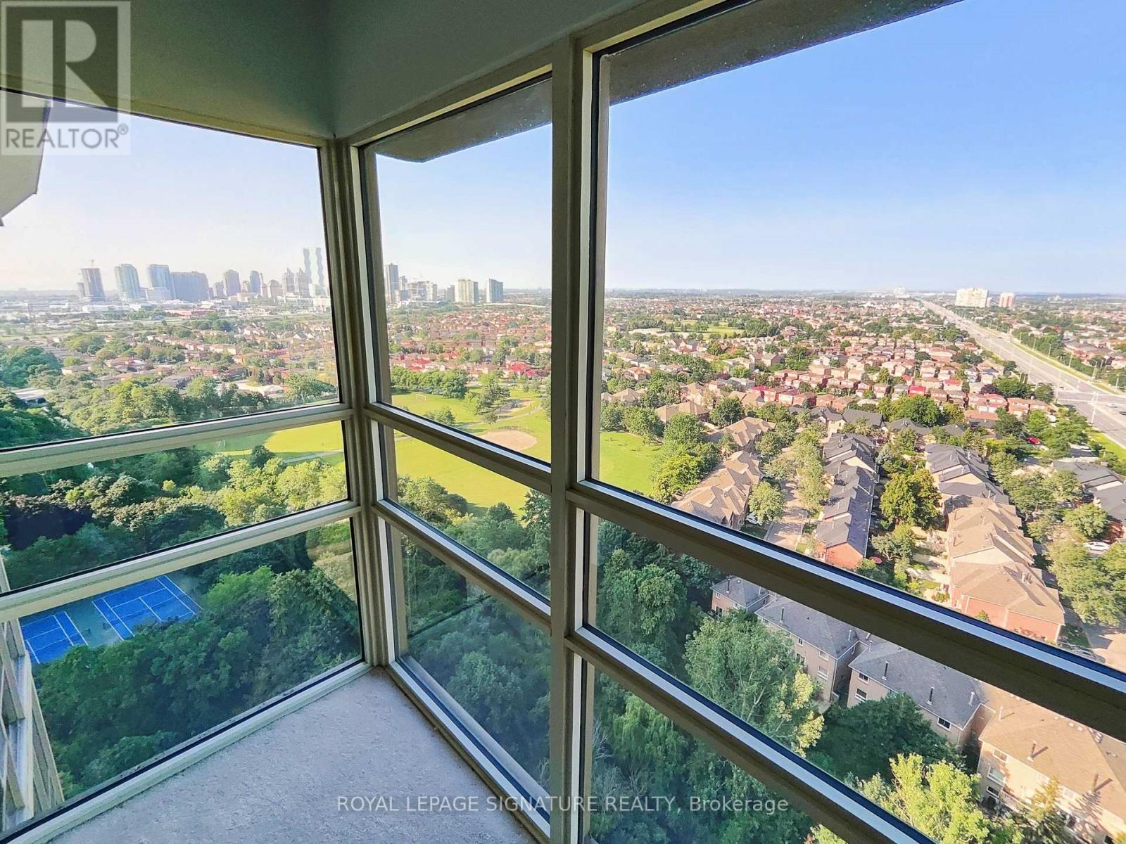 2208 - 50 Eglinton Avenue W, Mississauga, Ontario  L5R 3P5 - Photo 8 - W12654292