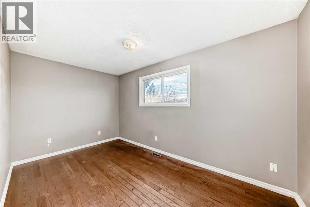 146 Dovertree Place Se, Calgary, Alberta  T2B 2K3 - Photo 15 - A2271840