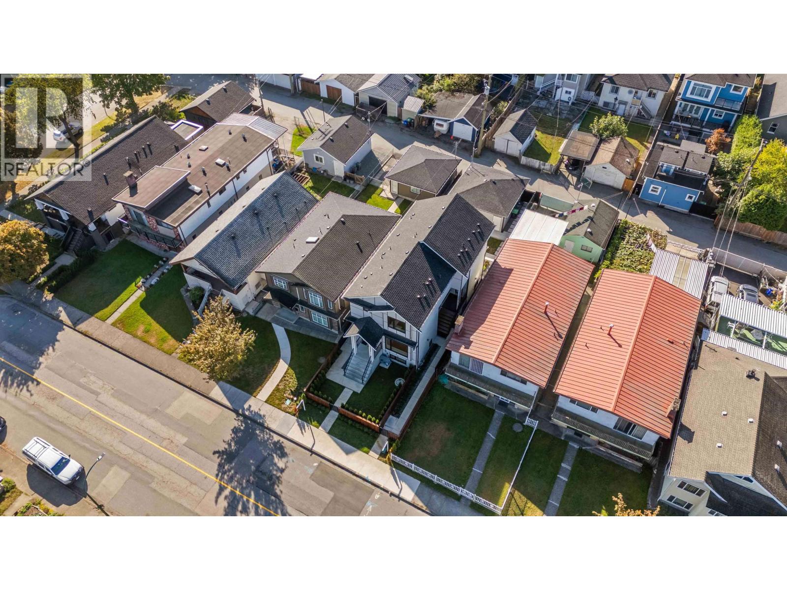 1 2658 Dundas Street, Vancouver, British Columbia  V5K 1P9 - Photo 5 - R3075264