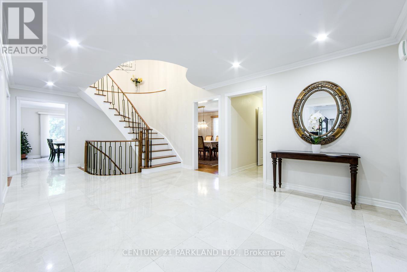 112 Strathearn Avenue, Richmond Hill, Ontario  L4B 2L2 - Photo 3 - N12654302